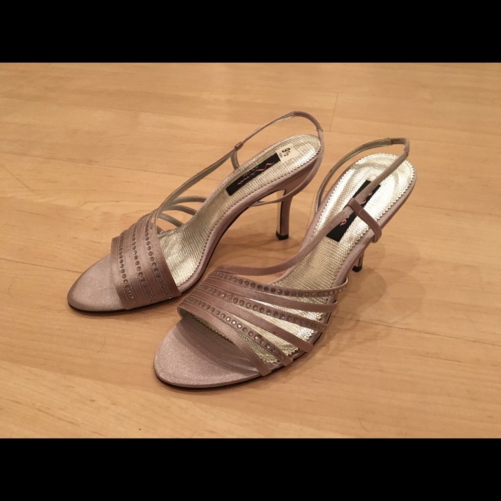 Nina elegant silver heels